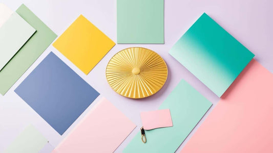 Welche Farben und Muster dominieren die Mode 2025